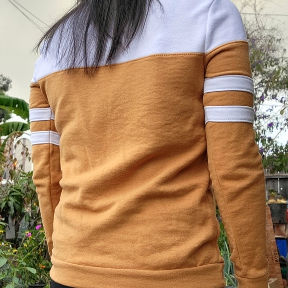 Sweater - Picture 3 of 3